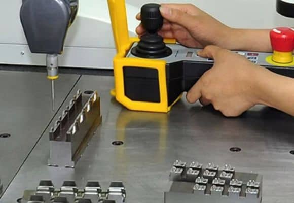 Addressing defects in metal injection molding